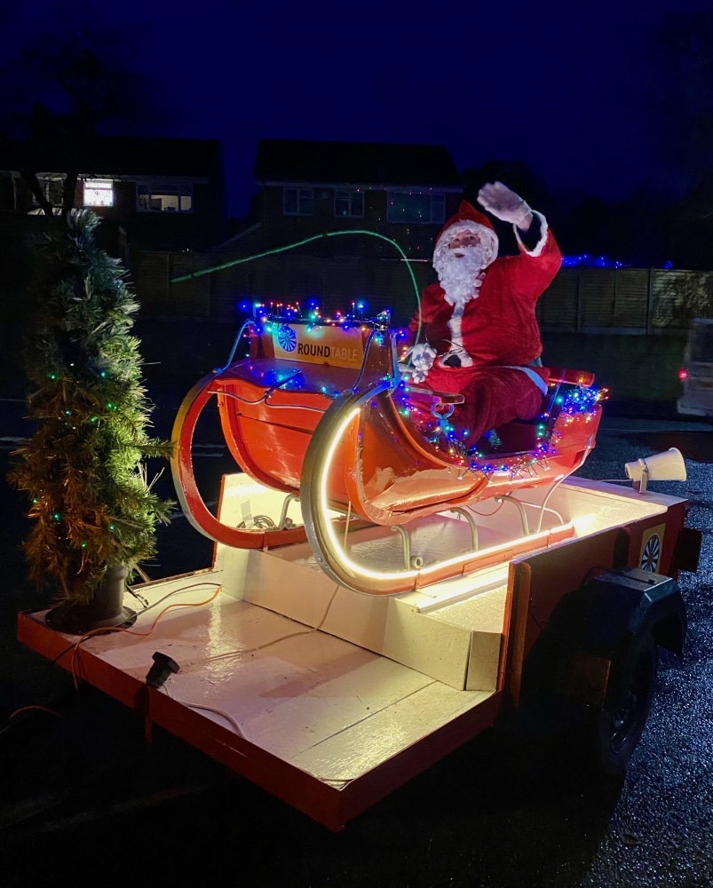 Santa gives the foodbank a helping hand